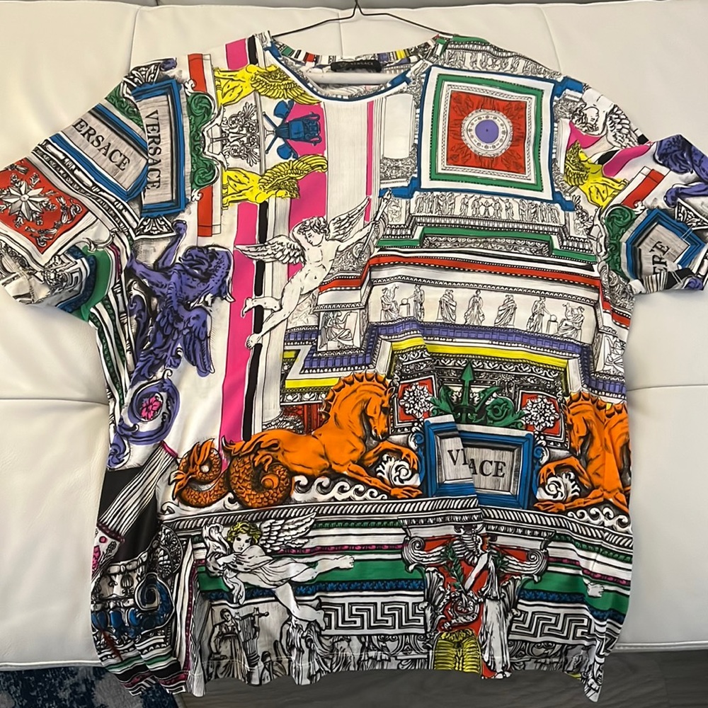 Versace tshirt barley worn